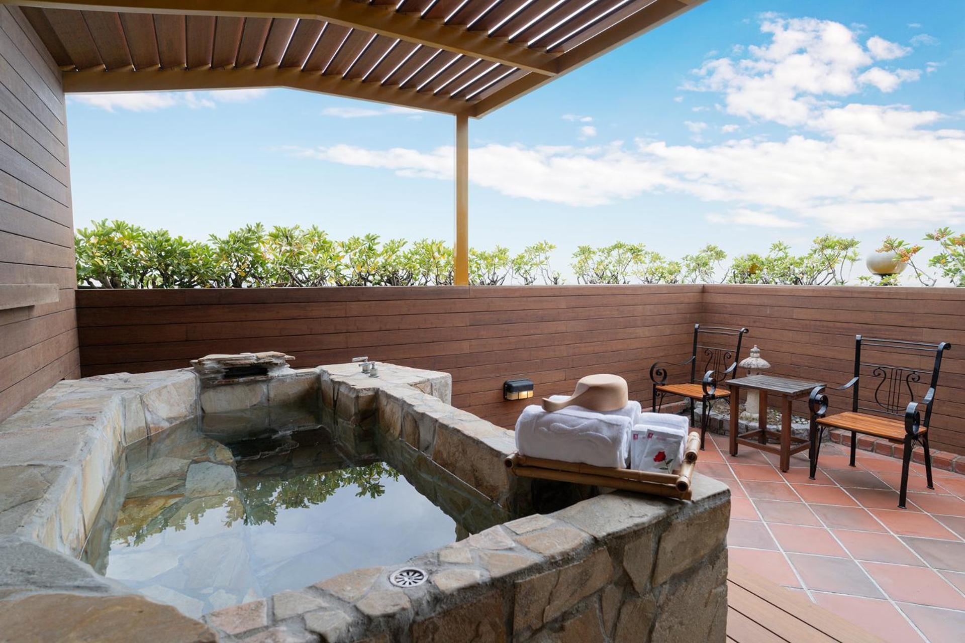 Formosan Naruwan Hotel Taitung Екстериор снимка A private onsen